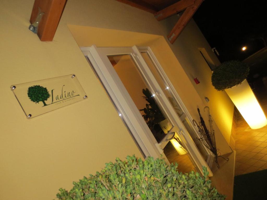 Ladino Room & Breakfast Ferrara Luaran gambar
